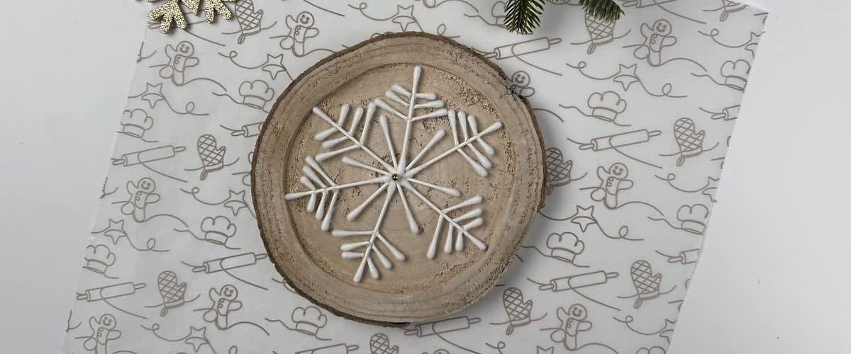 Hotová vločka z vatových tyčiniek