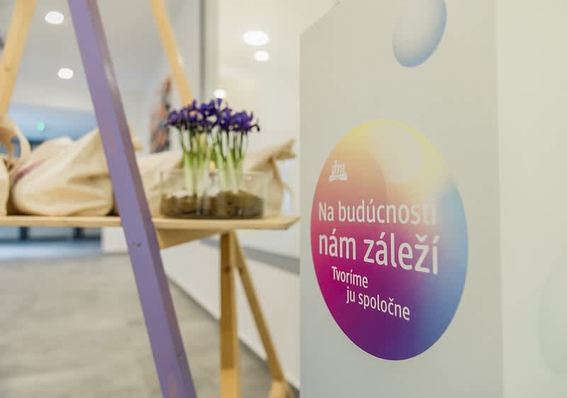 Logo "Na budúcnosti nám záleží"