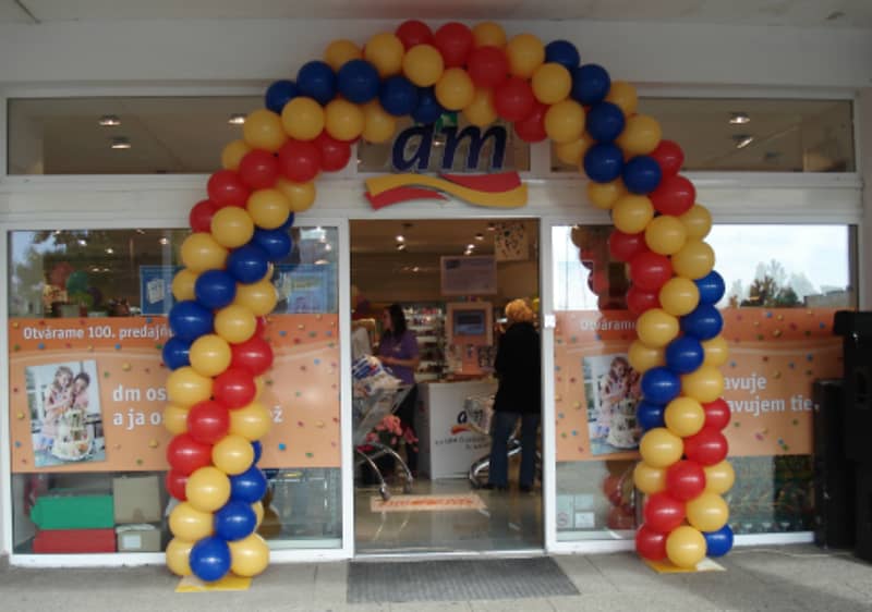 dm drogerie markt vm Košiciach otvorila v roku 2010 svoju 100. predajňu.
