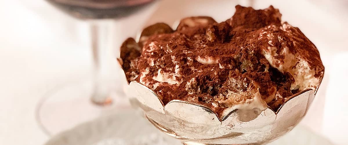 Tiramisu v dezertnom pohári.