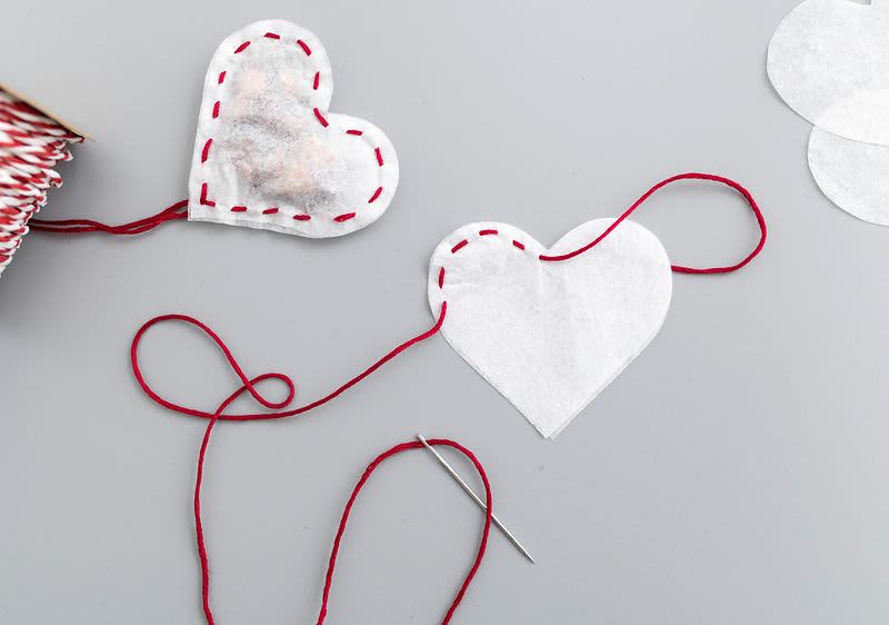 čajové vrecúško v tvare srdca