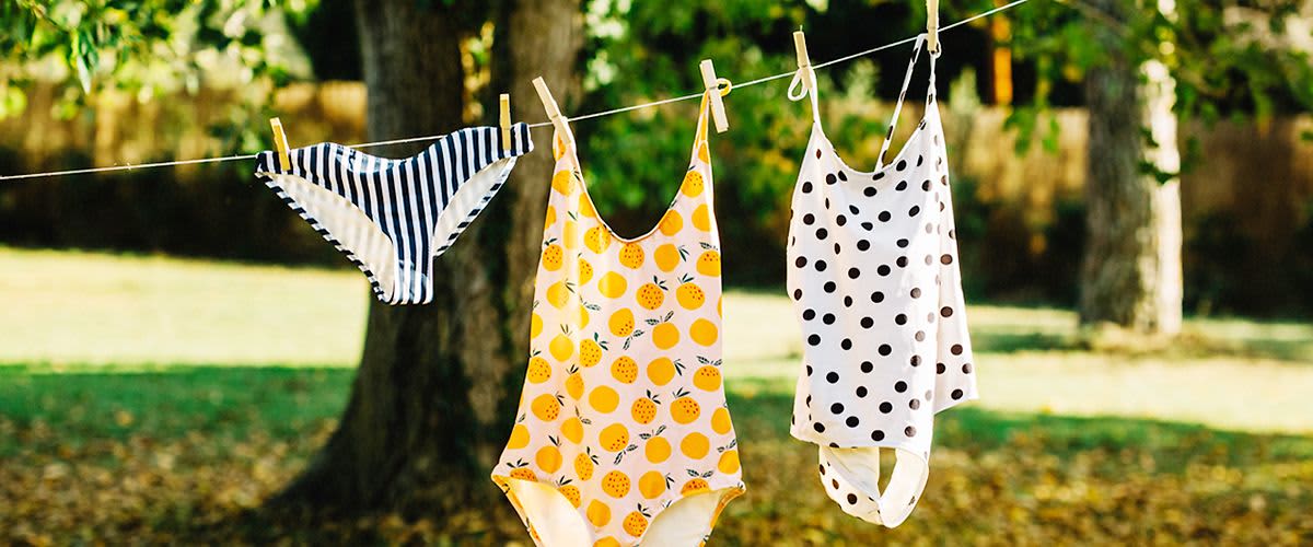 Plavky na šnúre na bielizeň.