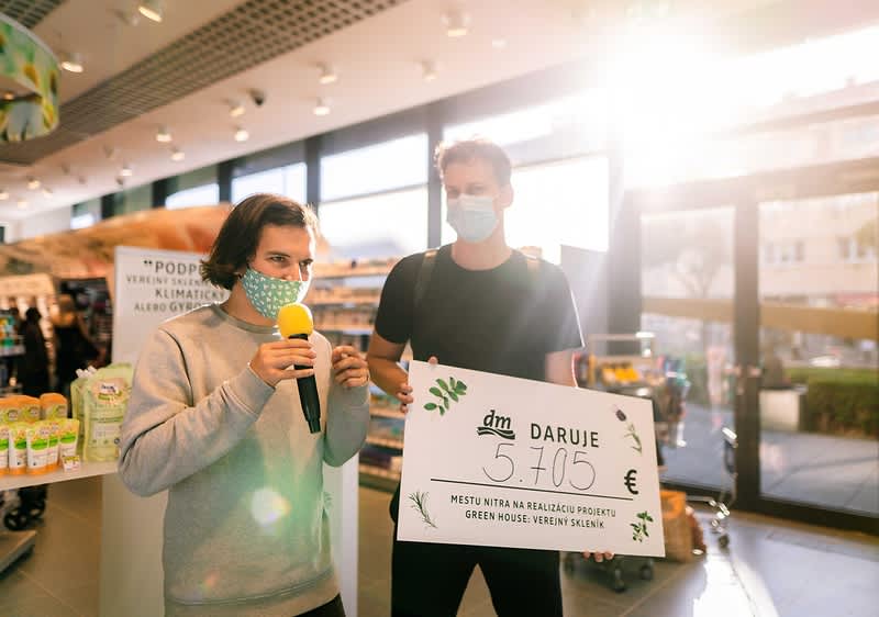 Otvorenie dm predajne v OC Mlyny v Nitre.