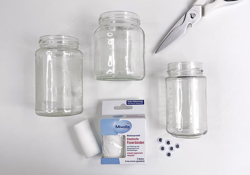 Postup pri výrobe svietnikov v tvare duchov.