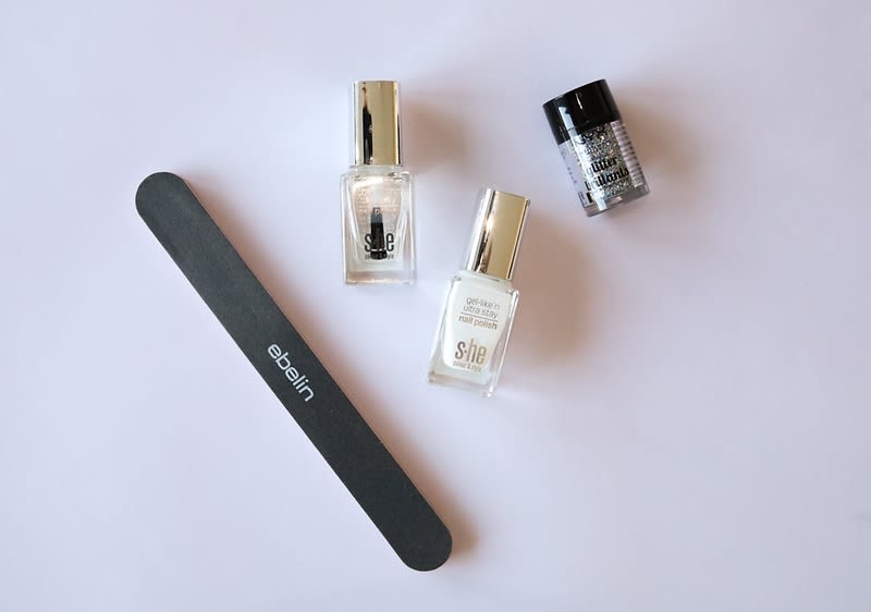 Svetlikajoča se manikira