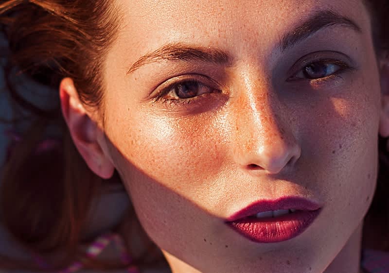 Frauengesicht mit Bronzing-Look