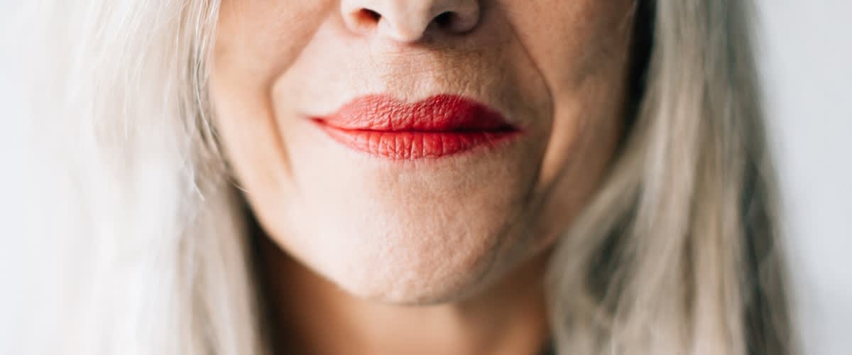 Povešeni kotički ust