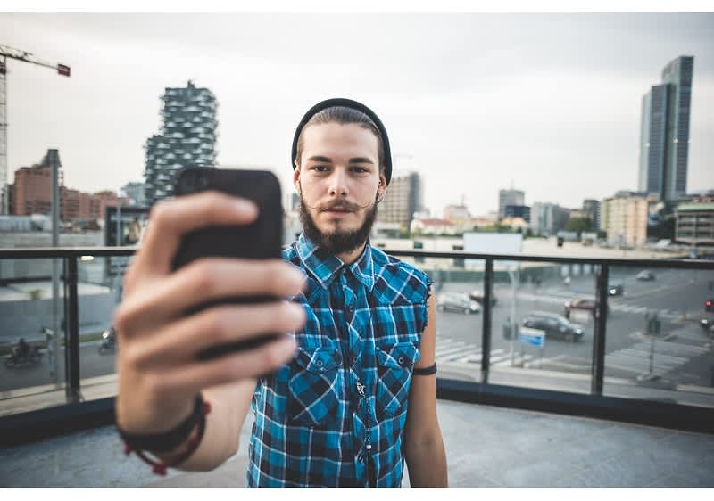 Mann mit Schnurrbart