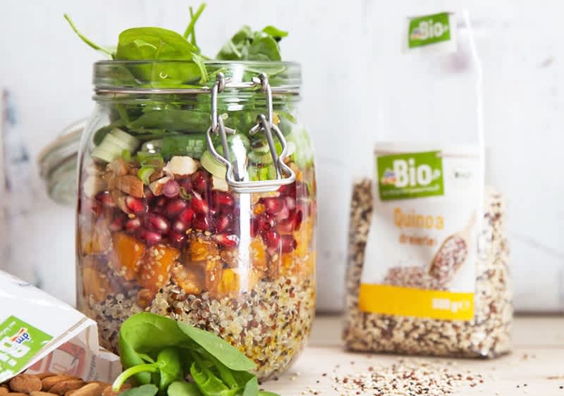 Solata s sladkim krompirjem in kvinojo