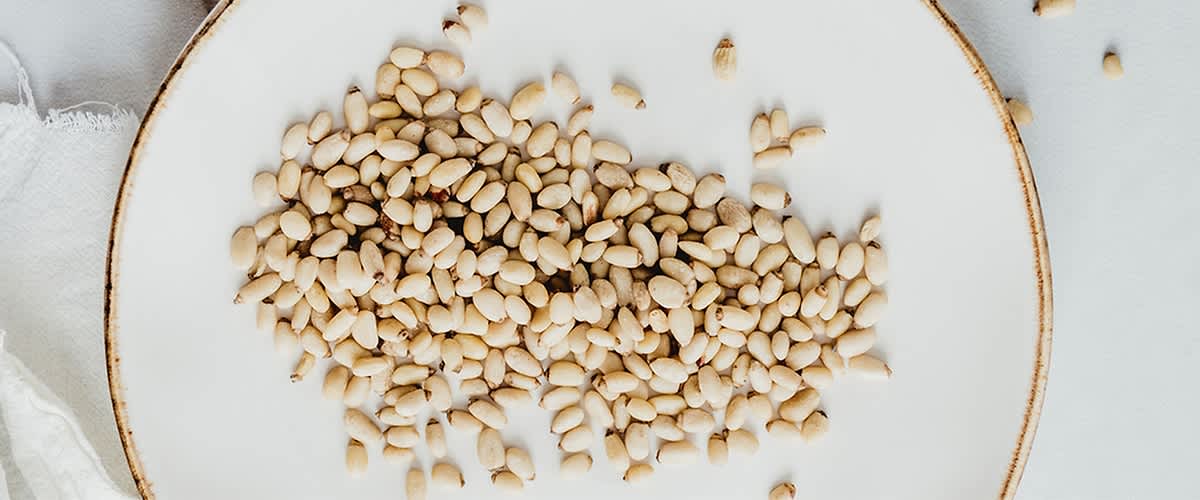 Pinjole na krožniku