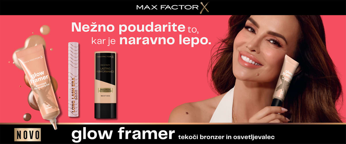 Alt-tekst: Ženska drži tekoči bronzer pred roza ozadjem.