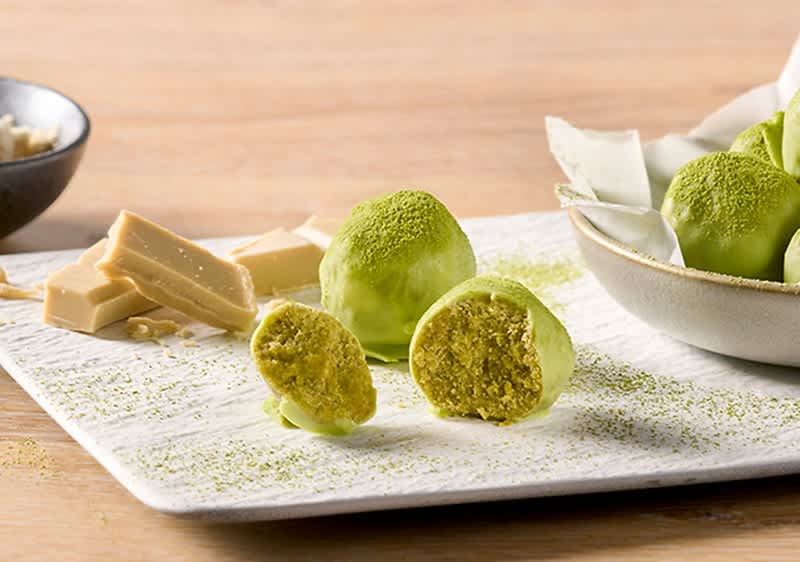 Hrustljave kroglice z zelenim čajem matcha