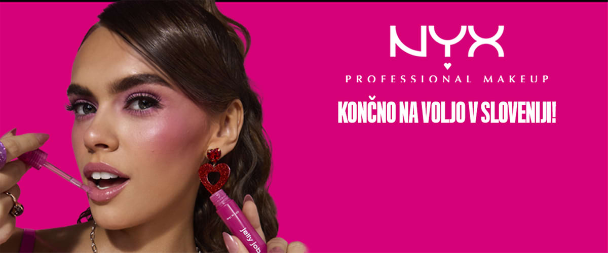 NYX profesionalna ličila ženska drži puder rožnata ozadje tekst Končno na voljo v Sloveniji