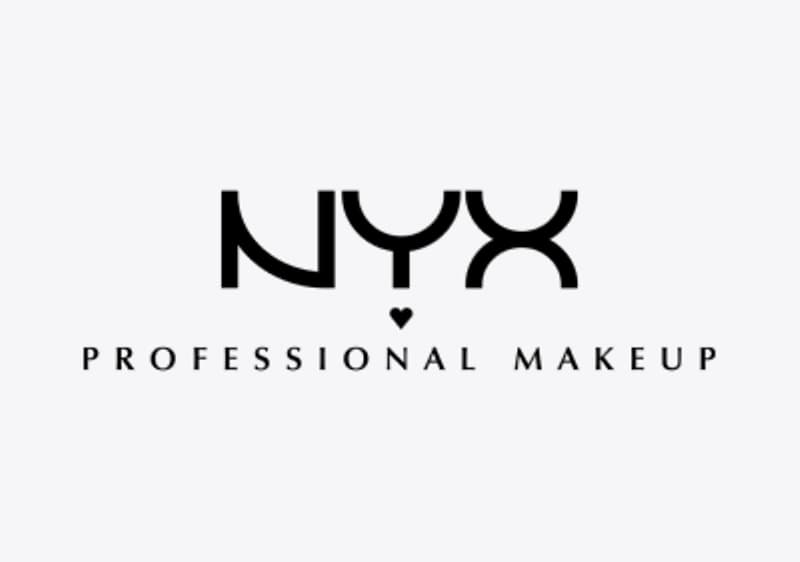 Ključna beseda? Predlagam NYX. Alt-Text (do 115 znakov): NYX logotip z napisom Professional Makeup in malim srčkom