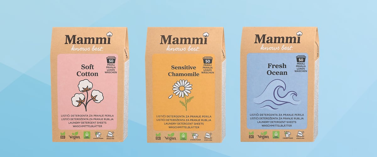 MammI detergentne liste Soft Cotton Sensitive Chamomile Fresh Ocean pakiranja na svetlo modri podlagi