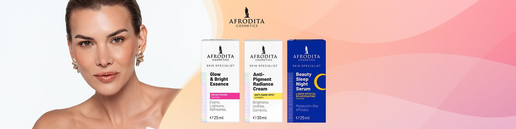 Ženska s kozmetičnimi izdelki Afrodita Cosmetics v embalaži Glow & Bright, Anti-Pigment, Beauty Sleep