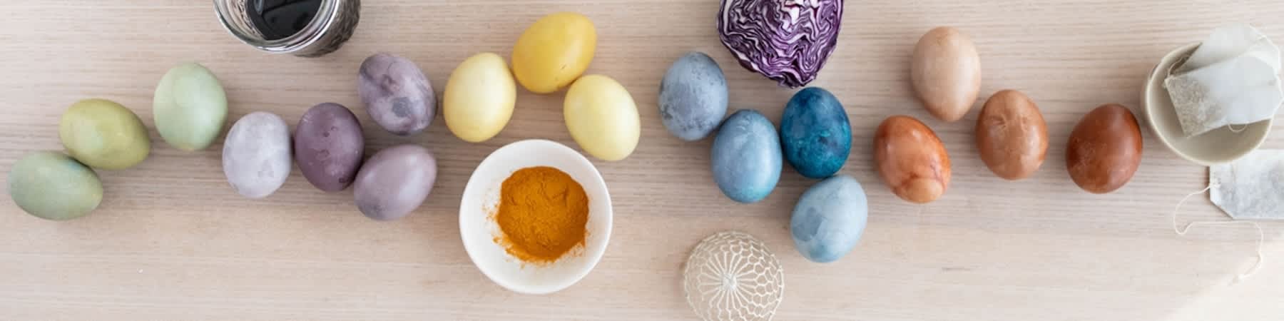 Barvanje velikonočnih pirhov z naravnimi sestavinami