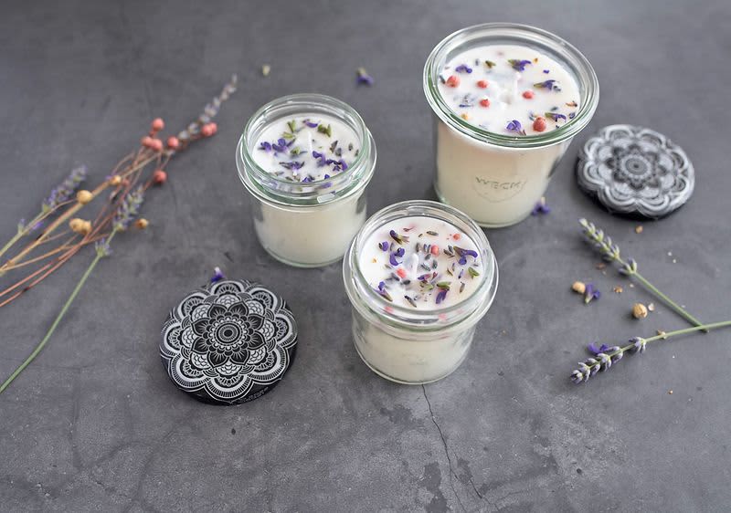 Dišeče sveče v kozarcih 