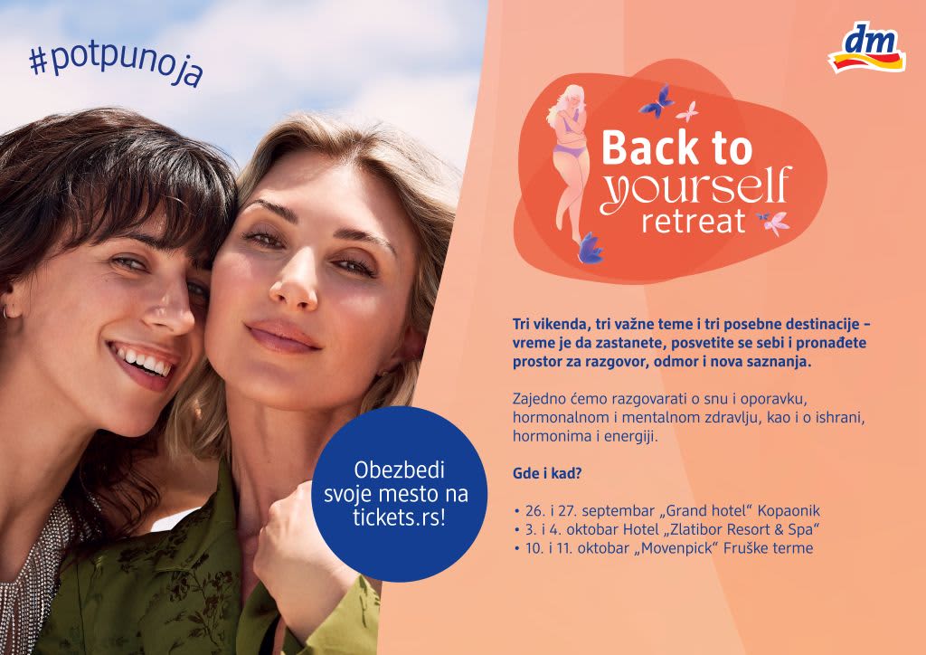 Slika koja prikazuje dve nasmejane žene u prvom planu i promotivni poster za Back to yourself retreat događaj