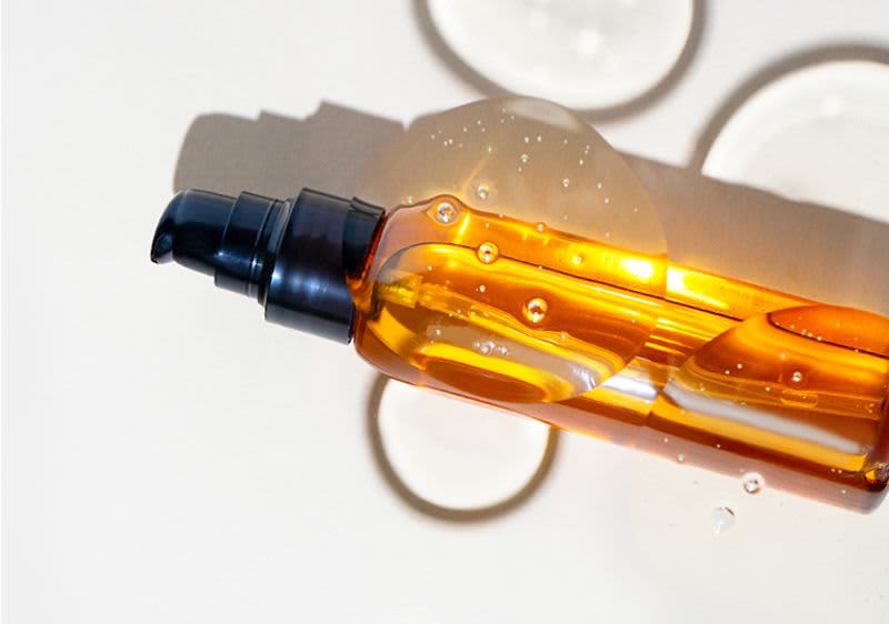 Fläschchen mit Haaröl