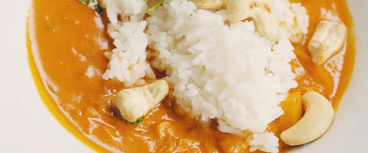Veganska krem čorba s kurkumom i karijem