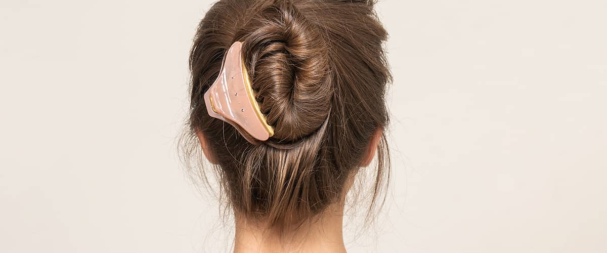 Haarstyling mit Claw Clips