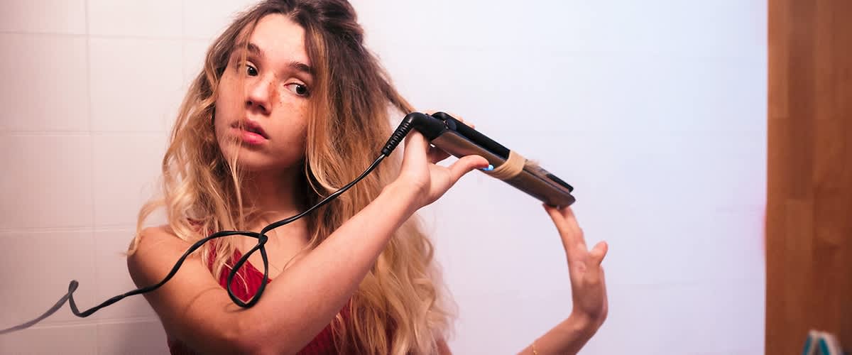 Lokne pomoću prese za kose