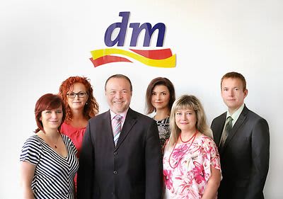 Im Bild: Die Geschäftsführung von dm Tschechien