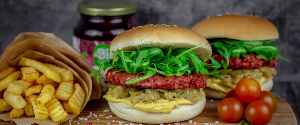 Посен бургер со хумус и рукола 