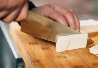 Оргаско тофу во крем сос од печурки