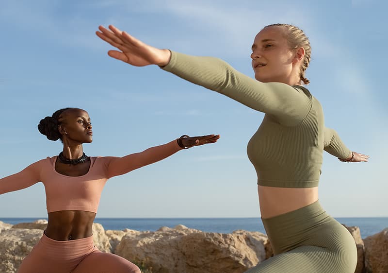 Zwei Frauen machen Sport