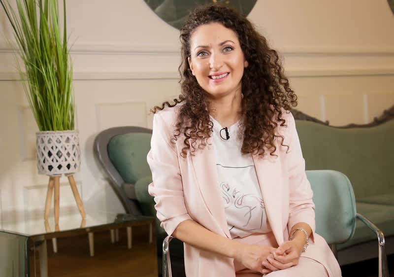 Frau mit Dehnungsstreifen