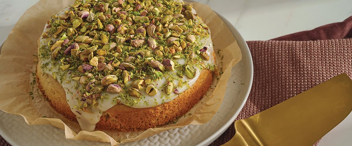 Колач од лимета и ф‘стаци 