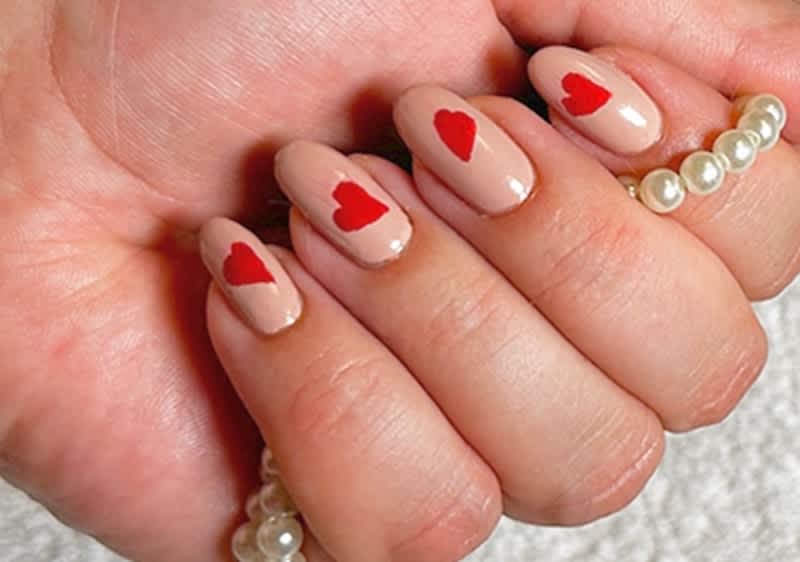 Naegel mit Herz Nagellack