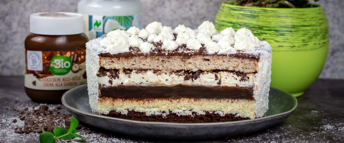 Кремаста торта со кокос